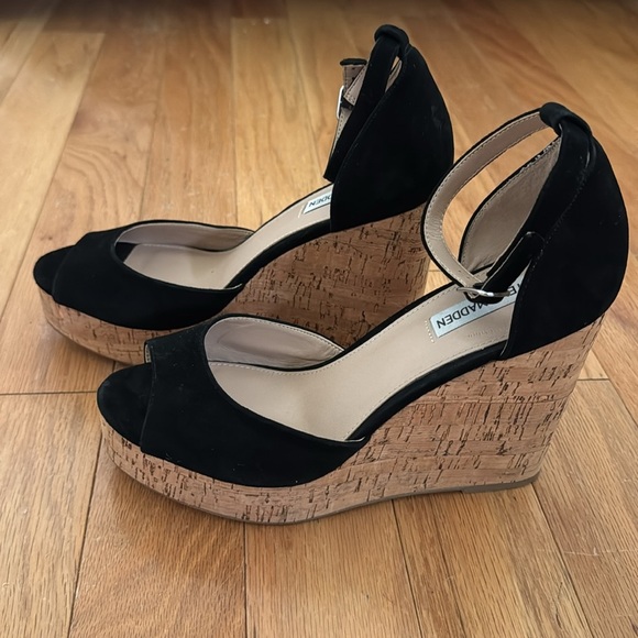 STEVE MADDEN | SUMMER WEDGE SANDALS | BLACK SUEDE | size 10 - Picture 4 of 7
